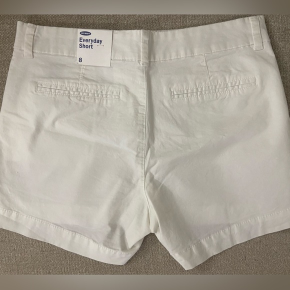 Old Navy NWT White “Everday Shorts” Size 8 - Picture 2 of 3